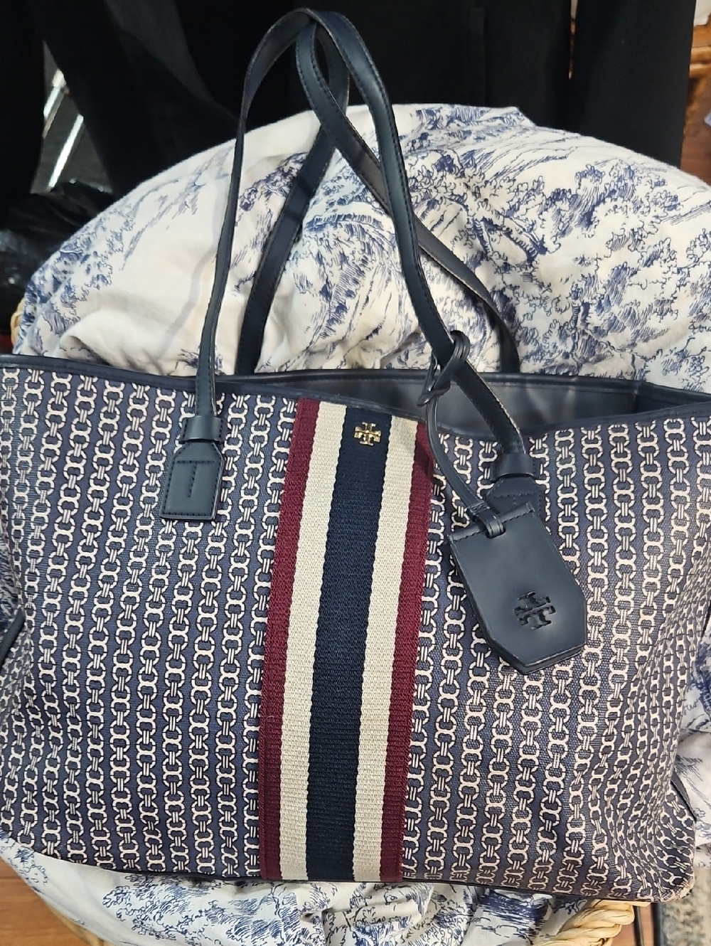 Tory Burch Gemini Link Tote - Picture 3 of 17